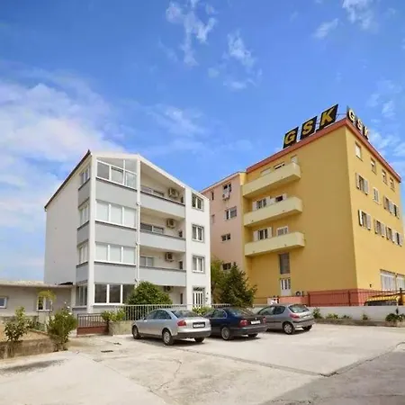 Bunabu Apartment